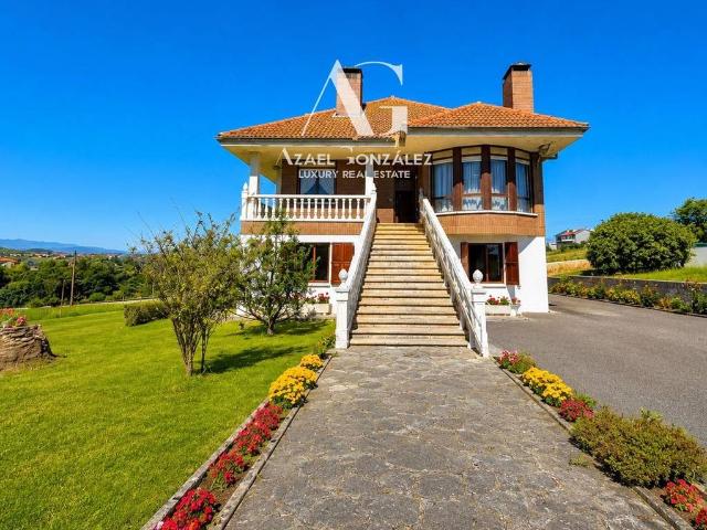 Casa chalet en Venta en Cudón