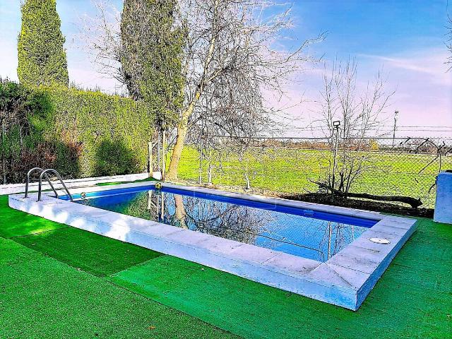 Casa chalet en Venta en Cúllar Vega