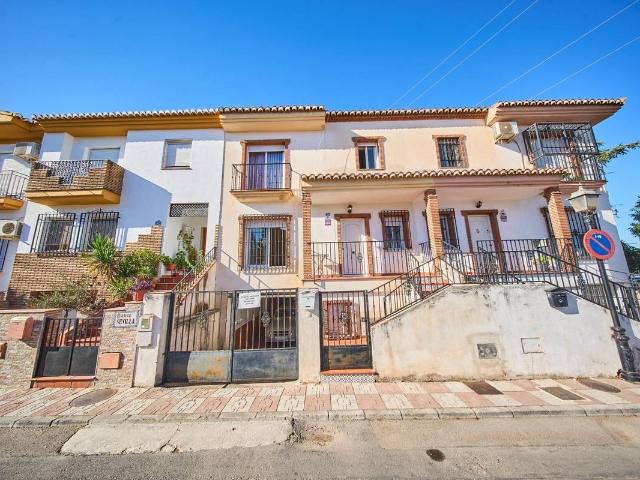 Casa adosada en Venta en Cúllar Vega