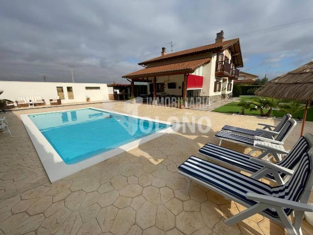 Casa chalet en Venta en Cuzcurrita de Río Tirón
