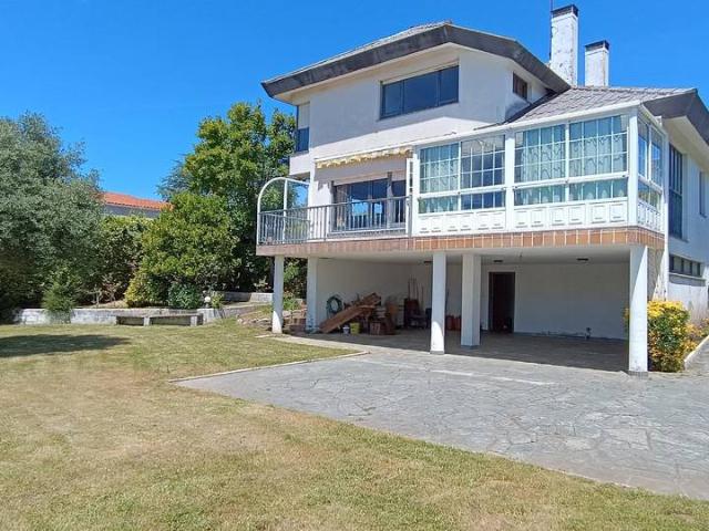 Casa chalet en Venta en Dexo Lorbé