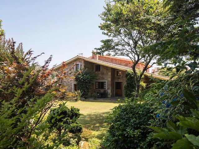 Casa chalet en Venta en Dexo Lorbé
