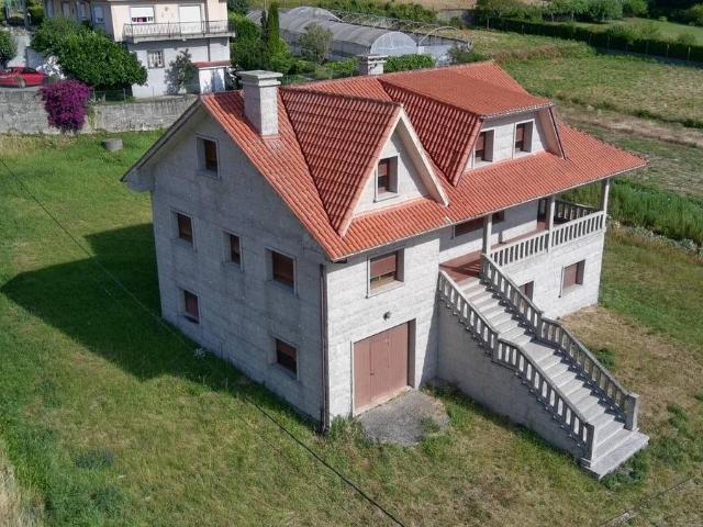Casa chalet en Venta en Dodro