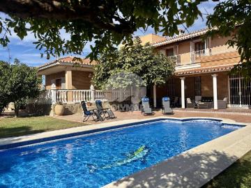 Plaza San Roque, Canterería - Jardín, Piscina
