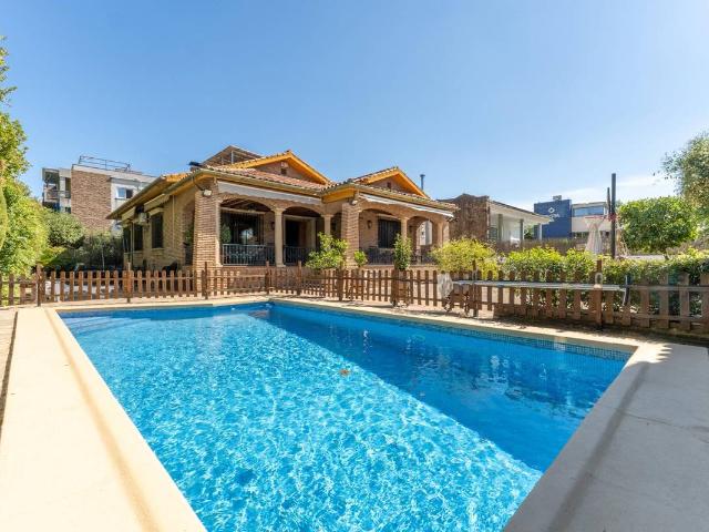 Casa chalet en Venta en El Brillante El Naranjo El Tablero