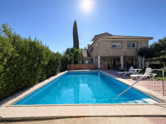 Casa chalet en Venta en El Brillante El Naranjo El Tablero