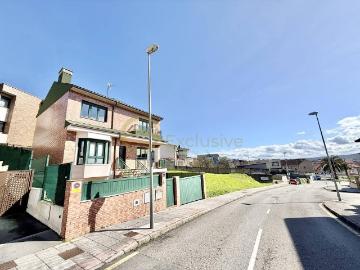Casa chalet en Venta en El Carbayedo El Quirinal