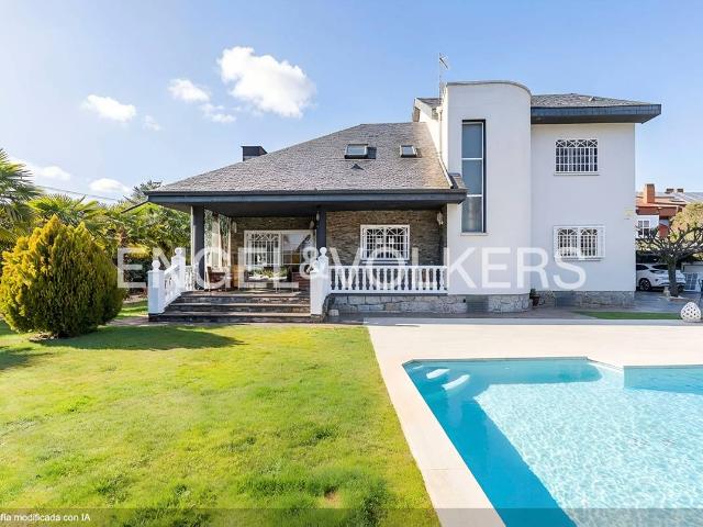 Casa chalet en Venta en El Guijo Colonia España