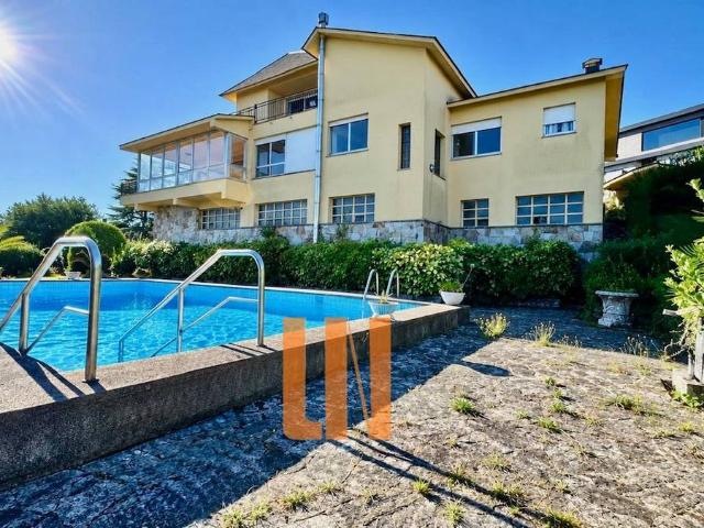 Casa chalet en Venta en Elviña A Zapateira