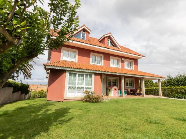Casa chalet en Venta en Elviña A Zapateira