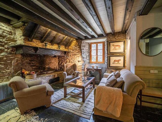 Casa chalet en Venta en Escunhau