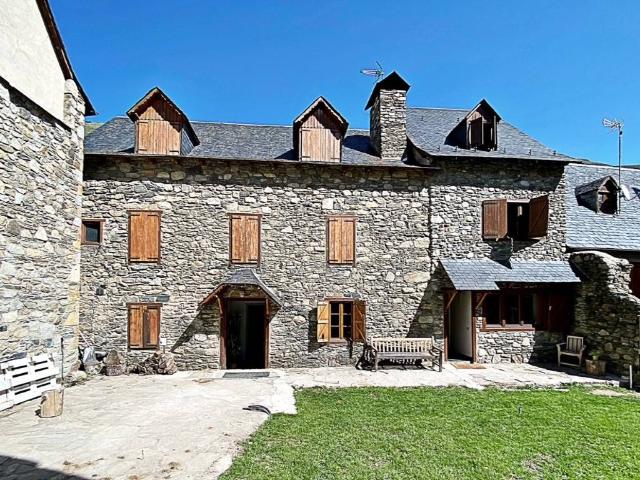 Casa chalet en Venta en Escunhau