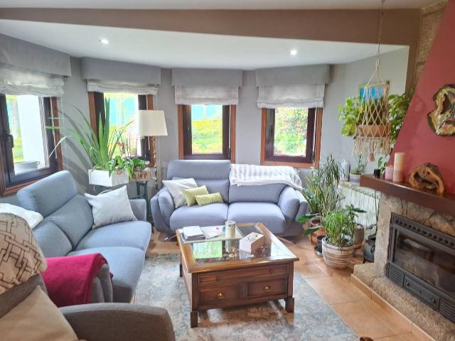 Casa chalet en Venta en Esgos
