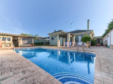 Villa en venta en Espartinas - Jardín