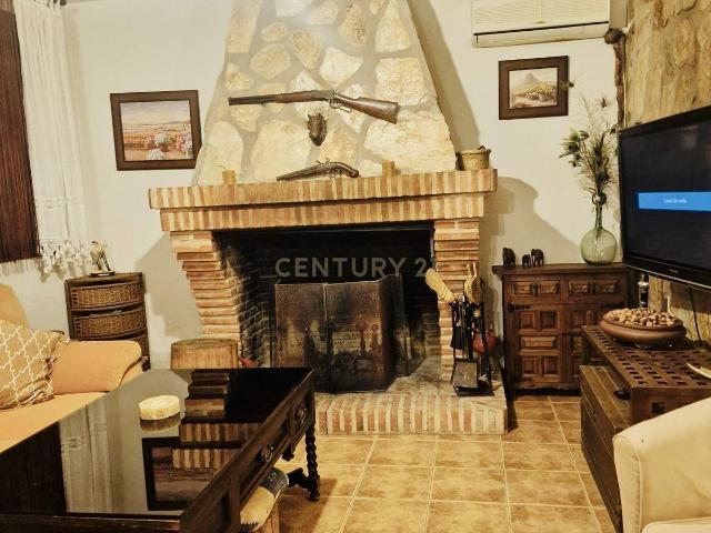 Casa chalet en Venta en Erustes