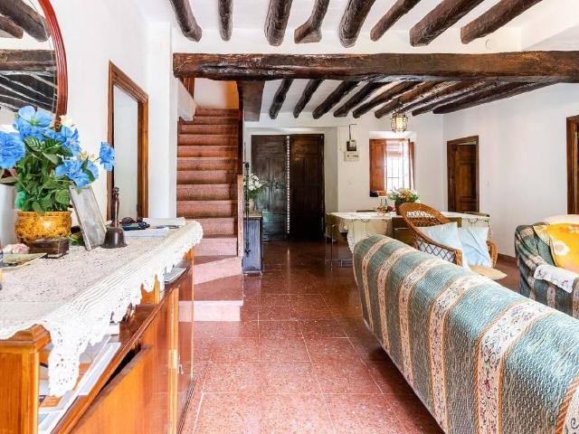 Casa chalet en Venta en Faraján