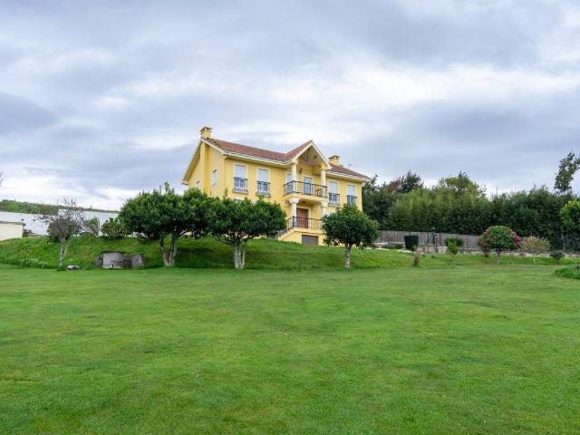 Casa chalet en Venta en Fene