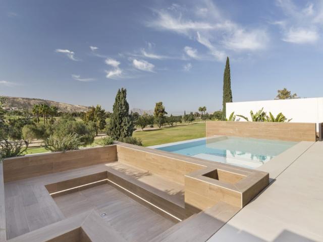 Casa Chalet en Venta en Finca Golf, La Alicante