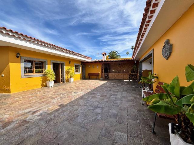 Casa chalet en Venta en Firgas
