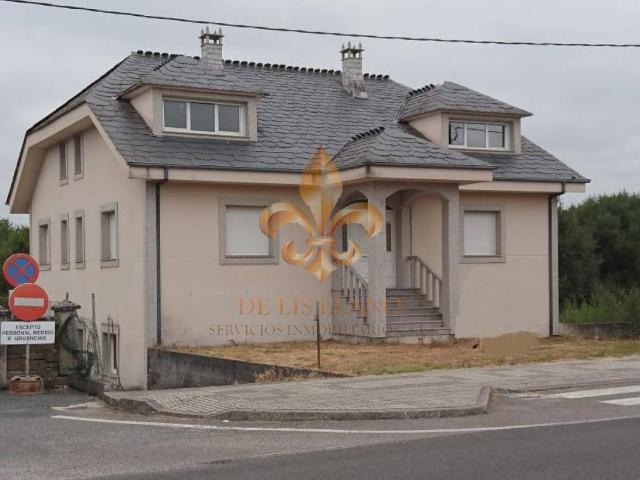 Casa chalet en Venta en Friol