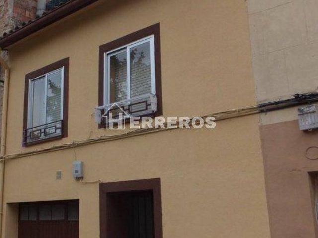 Casa chalet en Venta en Fuenmayor