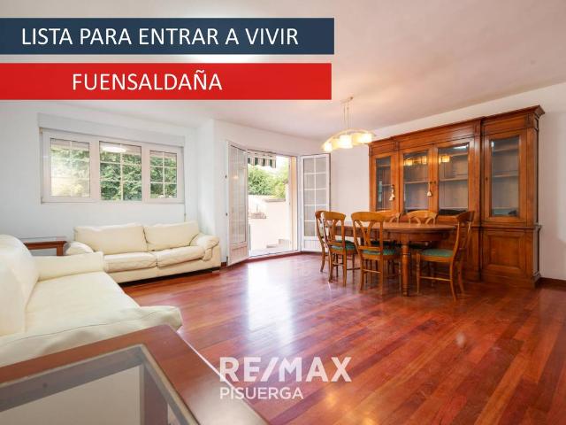 Casa chalet en Venta en Fuensaldaña