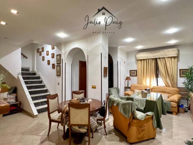 Casa chalet en Venta en Gelves