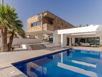 Casa chalet en Venta en Gójar