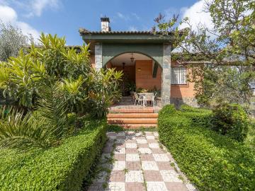 Casa chalet en Venta en Gójar