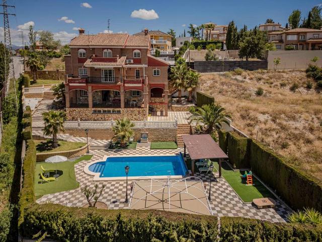 Casa chalet en Venta en Gójar