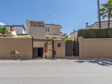 Casa chalet en Venta en Gójar