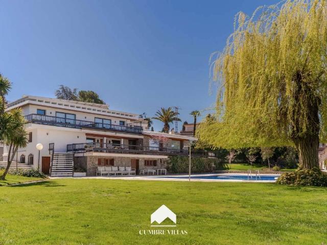 Casa chalet en Venta en Gójar