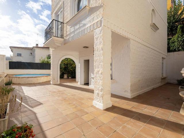Casa chalet en Venta en Gójar