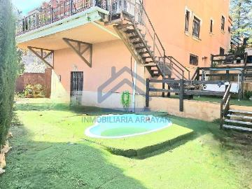 Casa chalet en Venta en Gójar