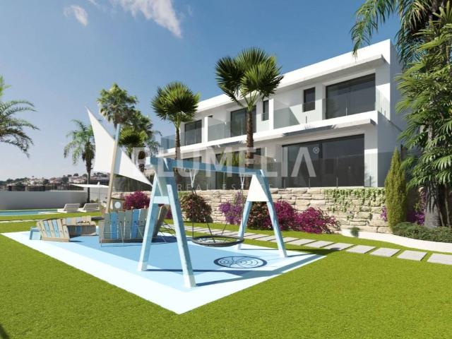 Casa chalet en Venta en Golf Bahía
