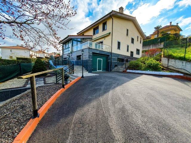 Casa chalet en Venta en Grado