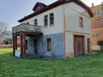 Casa chalet en Venta en Grado