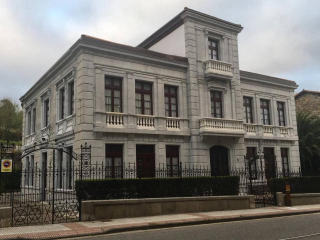 Casa chalet en Venta en Grado