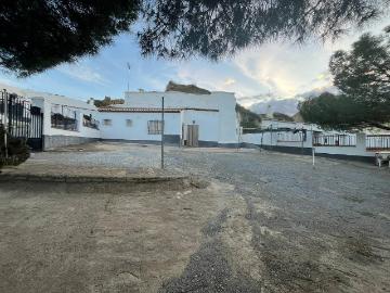 Casa chalet en Venta en Guadix