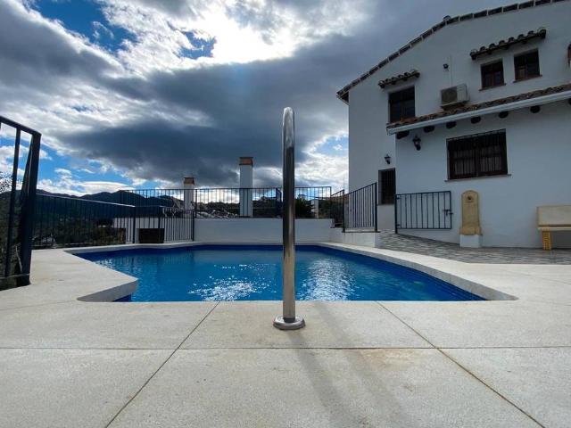 Casa chalet en Venta en Guaro