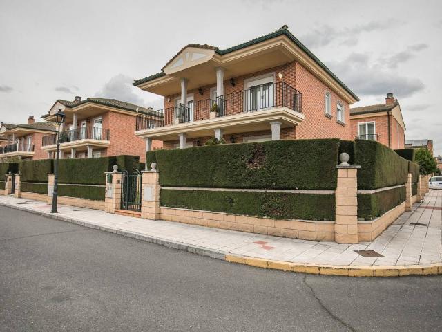 Casa chalet en Venta en Hervencias Altas El Pinar