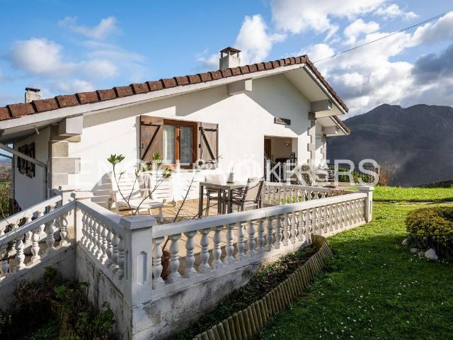Casa chalet en Venta en Hernialde
