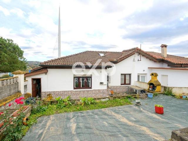 Casa chalet en Venta en HUCA La Cadellada