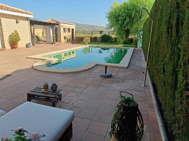 Casa chalet en Venta en Huétor Tájar