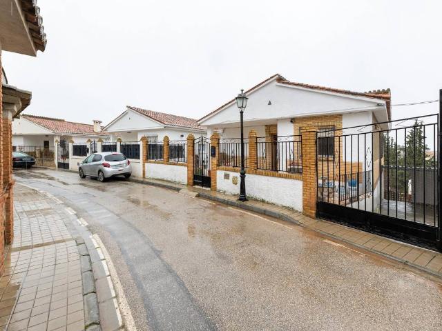 Casa chalet en Venta en Huétor Vega