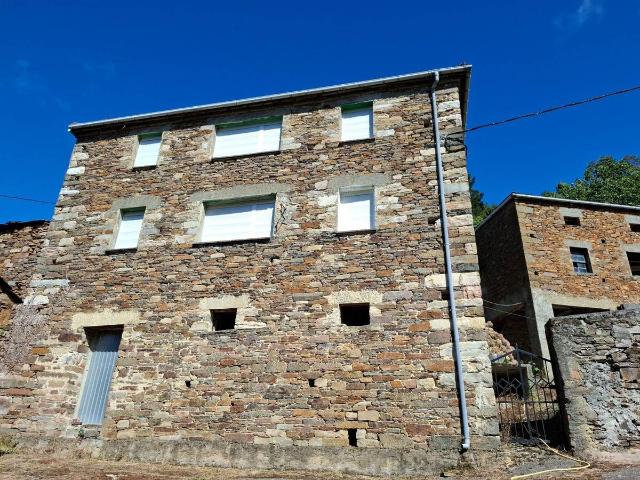 Casa chalet en Venta en Illano
