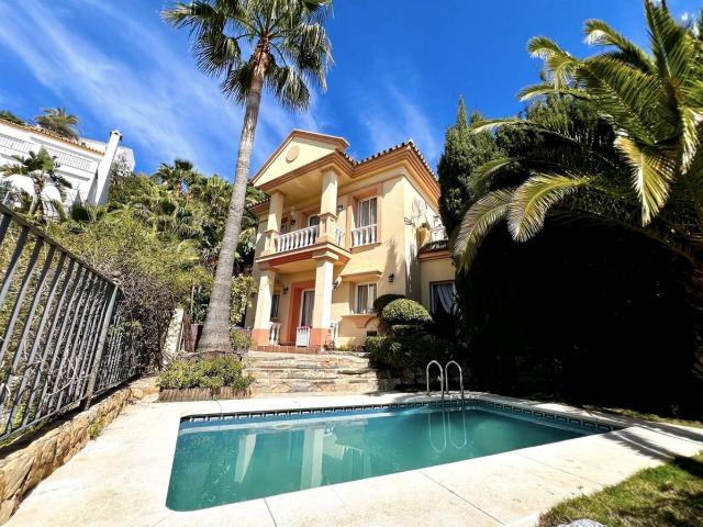 Casa chalet en Venta en Istán