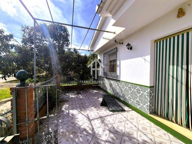 Casa chalet en Venta en Iznájar