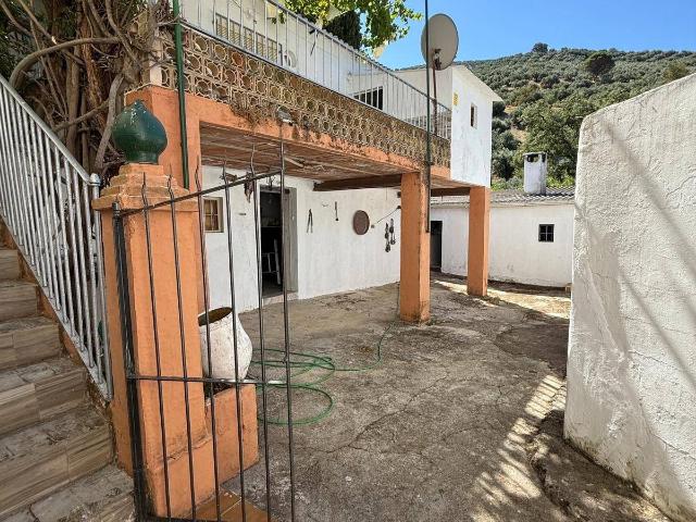 Casa chalet en Venta en Iznájar