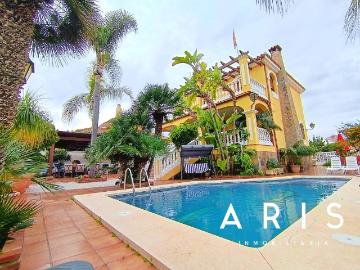 Casa chalet en Venta en Jardines de Alhaurín Huerta Alta Fuensanguínea